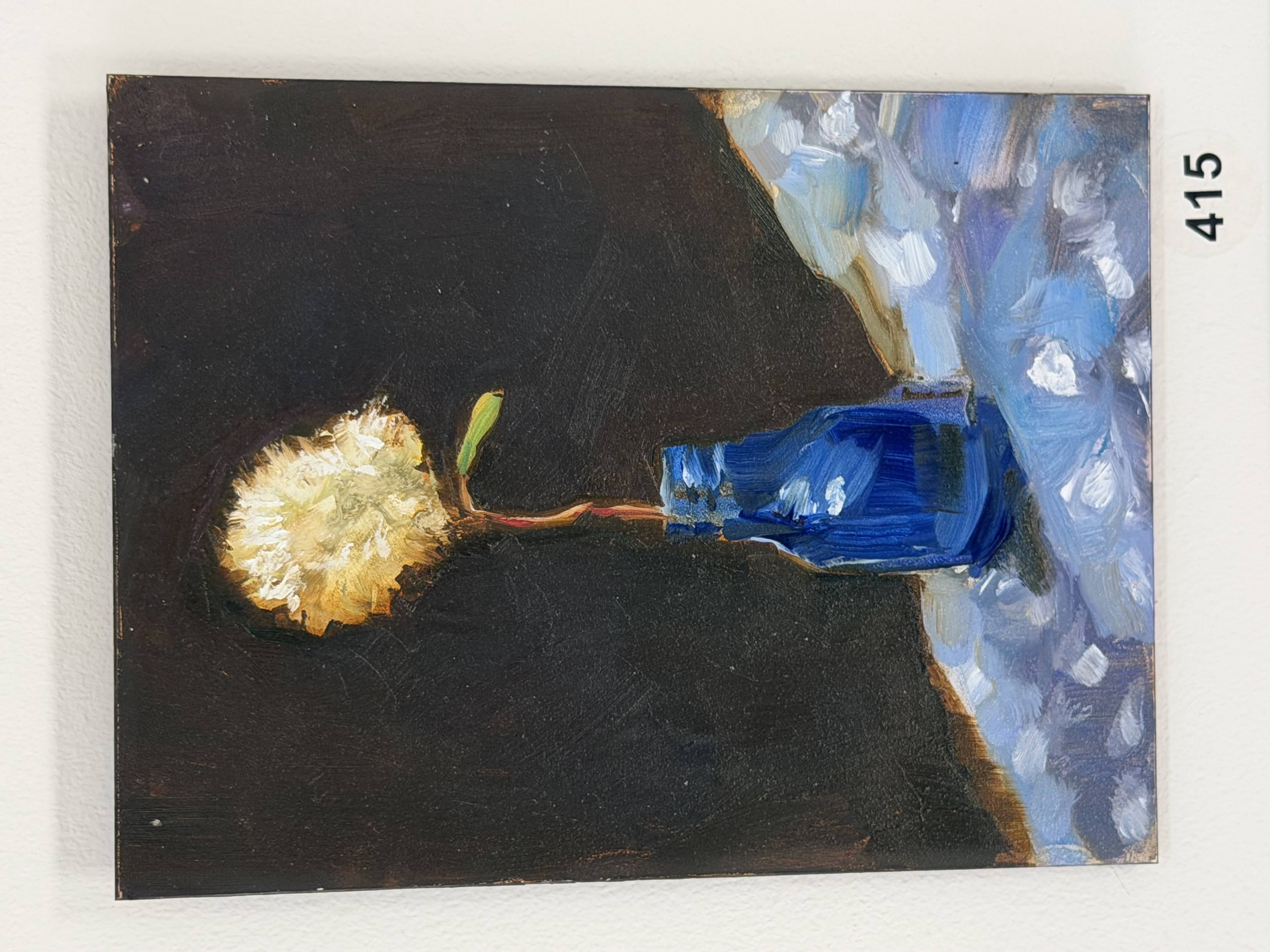 blue vase white flower