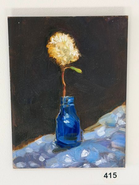 blue vase white flower
